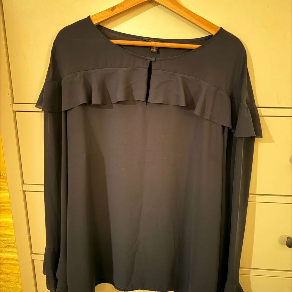 Banana Republic Navy Ruffle Blouse – Size XL – Work to Weekend